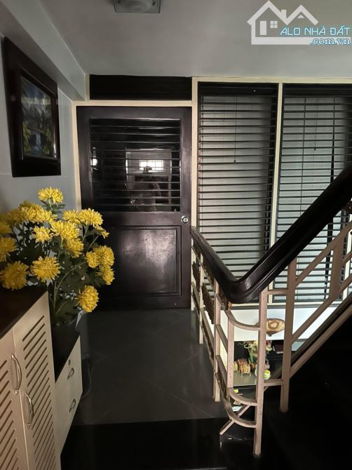 Nhà mặt tiền Nguyễn Thị Huỳnh - 3 tầng khu dân trí , hiếm có - 4