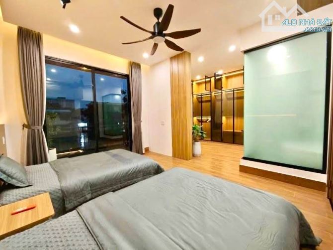 Homestay VIP mặt tiền Trần Văn Dư -Sát biển Mỹ Khê- doanh thu 120 triệu tháng -Giá chỉ - 4