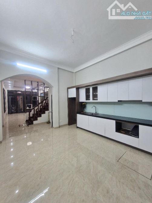 GIANG VĂN MINH - NHÀ 40M² x 6 TẦNG - THANG MÁY NHẬP KHẨU - GẦN PHỐ - GIÁ 10.5 TỶ (Có TL) - 4