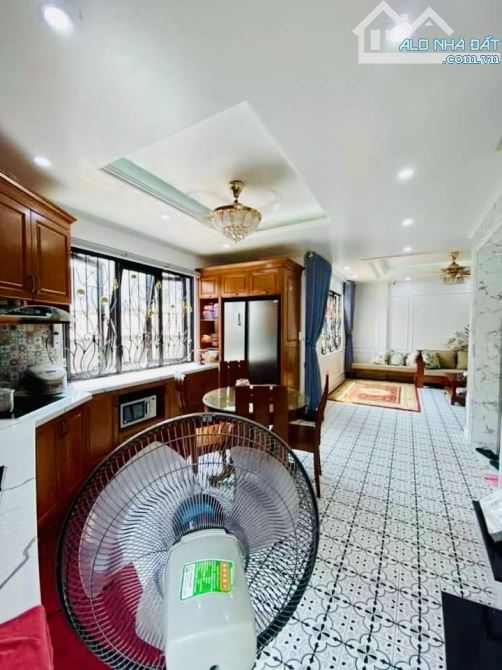 Hot! Bán Nhà Phố Nguyễn Sơn - 7 Tầng - Mt Khủng 6,5m - Lô Góc 2 Thoáng - 4