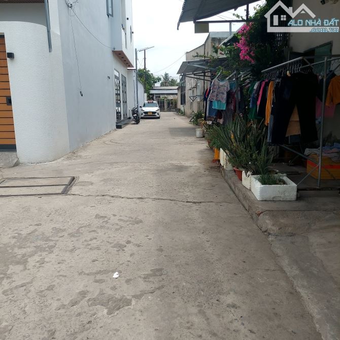 Bán gấp căn nhà kèm 4P trọ ở gần KCN Tây Bắc , Củ Chi 180m2 SHR giá 990 triệu - 4