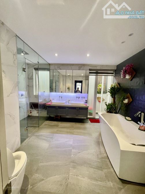 Bán Biệt Thự compoud 43R Hồ Văn Huê. 7x16m , 1 Hầm 4 tầng. nội thất nhập khẩu. giá 35 tỷ - 4