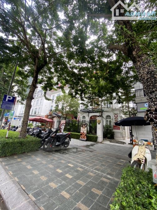 Bán Biệt Thự đơn lập dự án Embassy mặt đường Đôi Nguyễn Văn Huyên. 690tr/m2 - 4