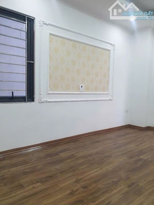 Bán nhà Đa Sỹ Kiến Hưng Hà Đông, 35m2, Mt 4.1m, 5 tầng, Căn góc, 2 oto tránh nhau, 7.2ti - 4