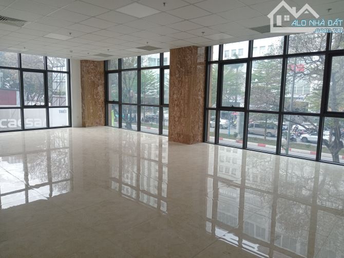 Bán building 10 tầng lô góc mặt phố Hoàng Quốc Việt, Nghĩa Tân. DT 460m2, MT 20m, 250 tỷ - 5