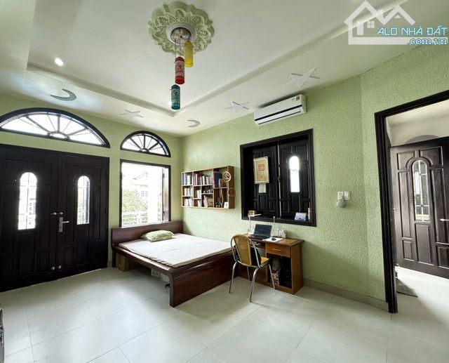 Bán nhà Biệt Thự Mặt Tiền Thới An,q12, dt 164m vuông - 6,7x24,4m - 2 tầng 4PN - 5