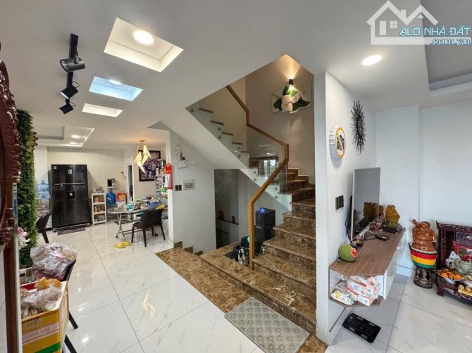 GÒ VẤP, BÁN NHÀ MẶT TIỀN VEN SÔNG, DT 8x18m 4 TẦNG - 5