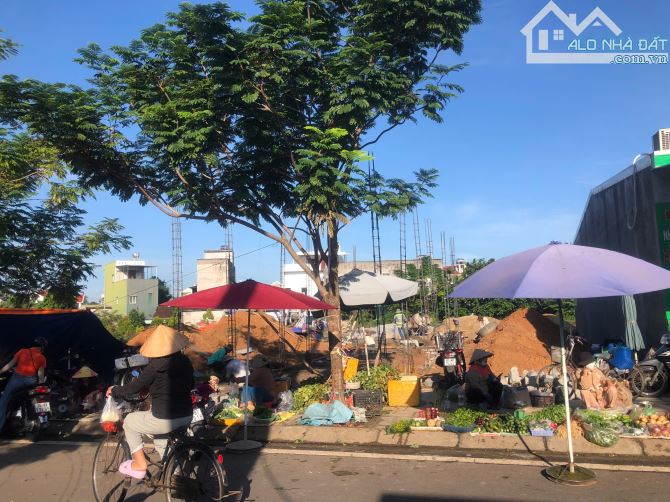 BÁN ĐẤT CHỢ HÀNG RƯỢU- HƯỚNG TÂY - 1 tỷ 6xx - 4