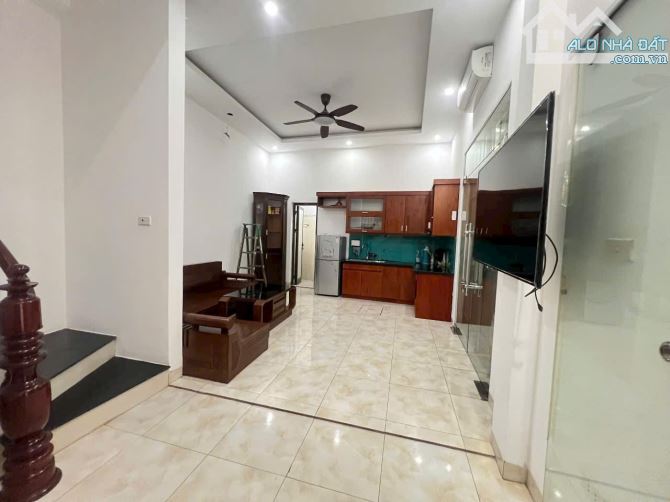 BÁN NHÀ PHỐ THẠCH BÀN, LONG BIÊN 5 tỷ, 5 tầng, 35m, mt 4m, FULL NT, Ô Tô, kinh doanh - 5