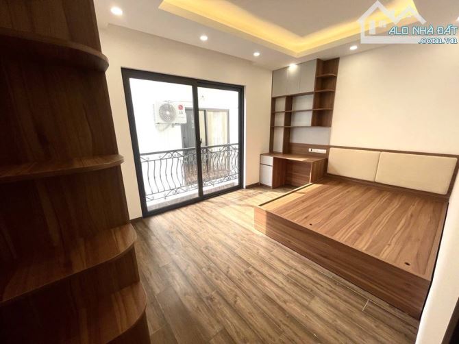 🏡 Bán nhà Bồ Đề, Long Biên, 40m2 x 4 tầng, gần cầu Chương Dương, Ô tô, 8 tỷ 9 - 6