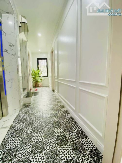 Hot! Bán Nhà Phố Nguyễn Sơn - 7 Tầng - Mt Khủng 6,5m - Lô Góc 2 Thoáng - 6