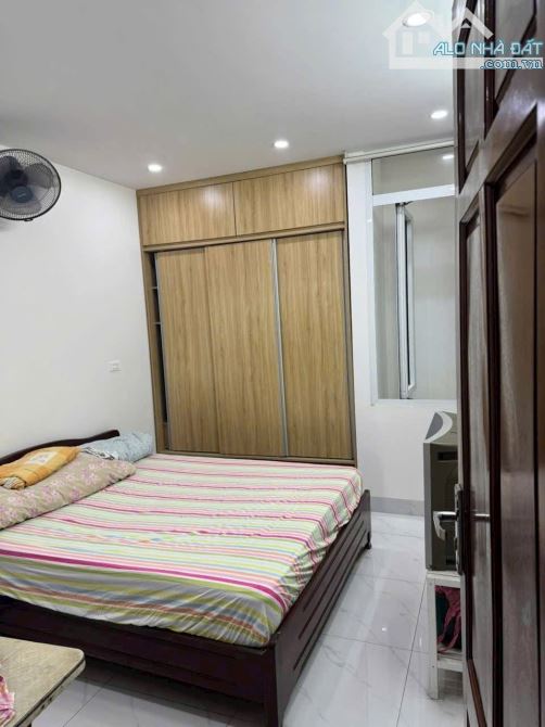 BÁN NHÀ Ngõ Đường Làng, Đống đa, Ô tô vào nhà, 39m ( từ T2 45m) x 5 Tầng x mt 3,3m, gia 15 - 6