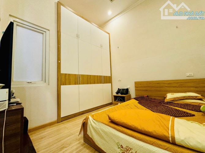 NHÀ 1 MÊ FULL NỘI THẤT HẺM ĐỒNG KHỞI: GIÁ 4.35 tỷ - 6