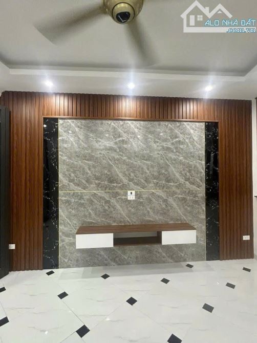 Bán nhà Đa Sỹ Kiến Hưng Hà Đông, 35m2, Mt 4.1m, 5 tầng, Căn góc, 2 oto tránh nhau, 7.2ti - 6