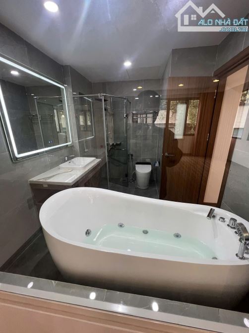 Tây Sơn 30m ra phố, 6T thang máy, nhà đẹp tặng full nội thất tâm huyết, 52m2 mt 4.3m, 15,9 - 6