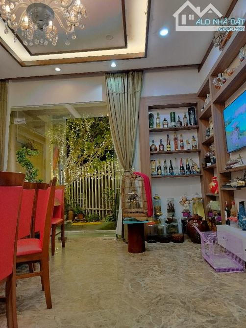 BÁN NHÀ LÔ GÓC ĐẲNG CẤP PHÂN LÔ QUÂN ĐỘI – LẠC LONG QUÂN, TÂY HỒ – GIÁ TỐT CHỈ 33 TỶ - 6