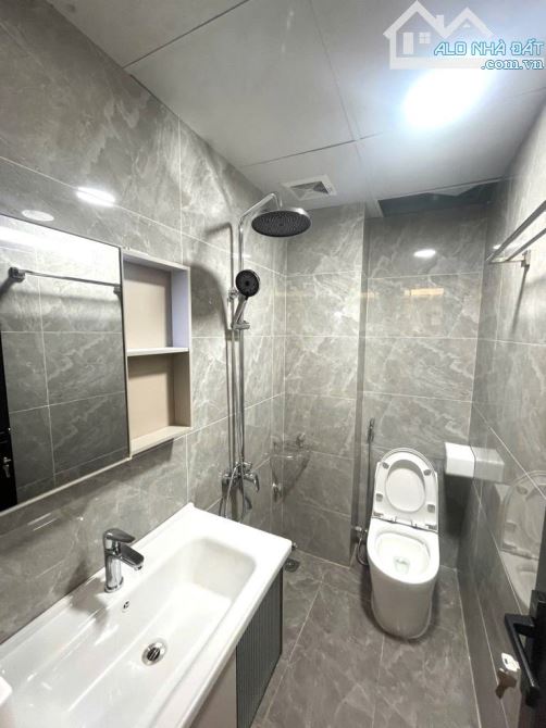 🏡 Bán nhà Bồ Đề, Long Biên, 40m2 x 4 tầng, gần cầu Chương Dương, Ô tô, 8 tỷ 9 - 7