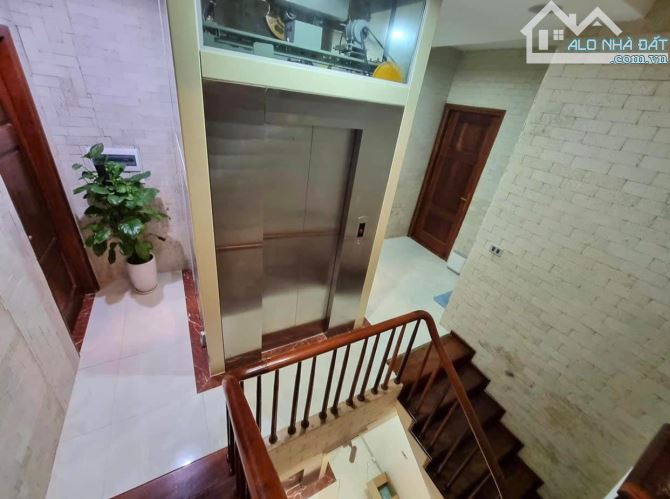 Hàng VIP Nhà đẹp ở ngay Vũ Văn Cẩn Hà Đông. Sổ A4 59m, 5 tầng MT4m5 Giá 16.9 tỷ Ô tô vào - 7