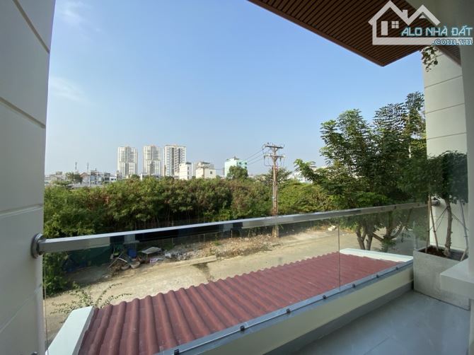 QUÀ TẬNG TÂN GIA- NHÀ MỚI 4TẦNG-4PN-THANG MÁY-ĐƯỜNG 12M-DÒNG TIỀN-CẬN PHÚ M HƯNG- QUẬN 7 - 7