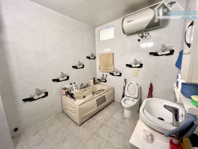Bán Biệt Thự 4 Tầng, tính giá đất, cạnh đường Cổ Linh 140m2, mặt tiền 6.2m, giá 22 tỷ. - 7