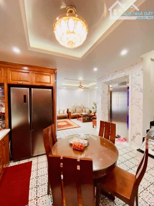Hot! Bán Nhà Phố Nguyễn Sơn - 7 Tầng - Mt Khủng 6,5m - Lô Góc 2 Thoáng - 7