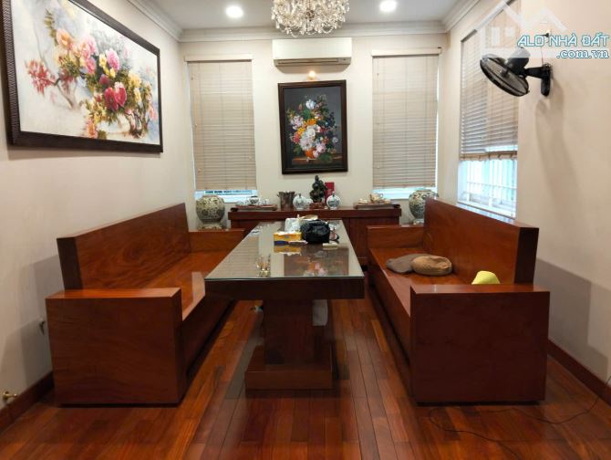 Biệt Thự 3 Mặt Tiền Quận 1, Khu Siêu Vip, DT Sàn 549m2 - 7