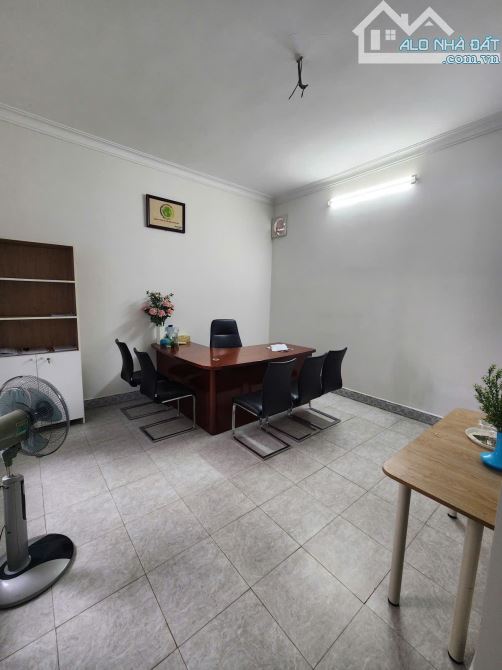 BIỆT THỰ HẺM XE TẢI TRÁNH NGUYỄN XÍ. DT 170m2 NGANG 10m DÀI 17m. GIÁ 29T - 9