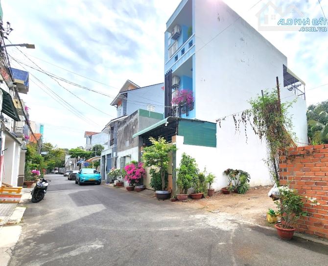 BÁN ĐẤT HẺM THẲNG VÀO GẦN, ĐƯỜNG ĐỘI CẤN, PHƯỜNG 8, VŨNG TÀU. S=83M2(5X16.5) - GIÁ 7 TỶ