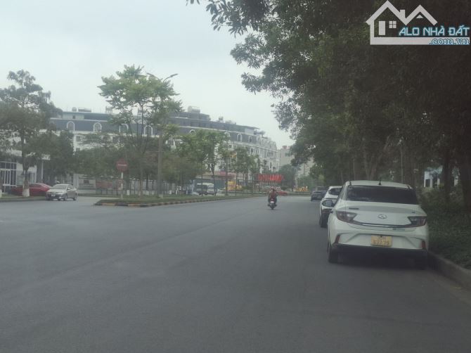 Bán Lô Đất khu đô thị Bắc từ sơn nhìn sang KCN TIÊN SƠN kinh doanh buôn bán làm văn phòng