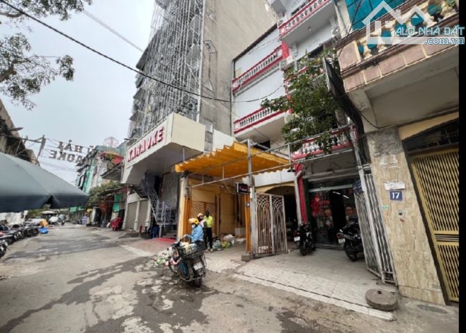 170 Tỷ/ 300 M2/ 8.1 Mt/ 7 tầng/ Quan Hoa Cầu Giấy