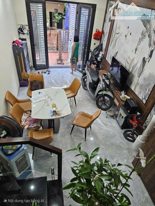 NHÀ ĐẸP - NGÕ NÔNG - GẦN OTO - CỔ LINH - LONG BIÊN - DIỆN TÍCH 34M ×5 TẦNG Nhỉnh 5 tỷ. - v