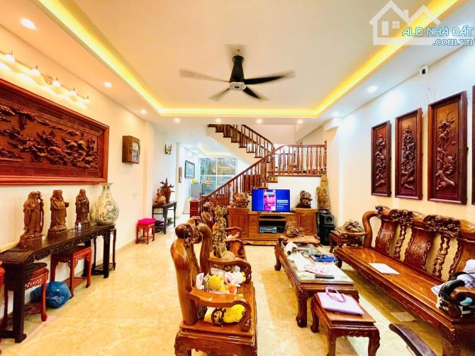 BÁN LIỀN KỀ KĐT ĐẠI KIM 2 THOÁNG VỈA HÈ ĐÁ BÓNG, 3 Ô TÔ TRÁNH KDVP 90M GIÁ 28 Tỷ
