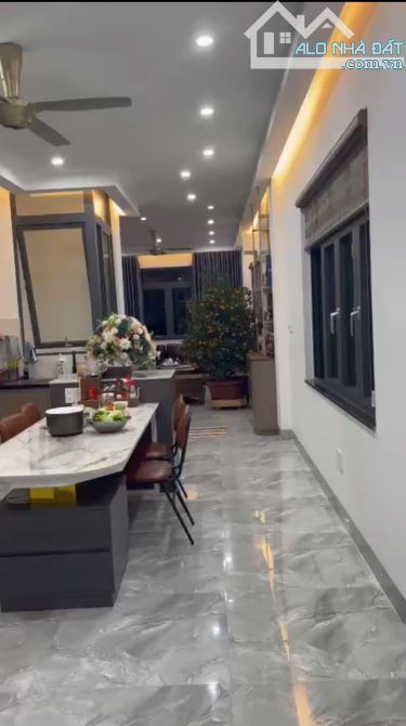 SIÊU HIẾM! NHÀ 5 TẦNG ( CÓ THANG MÁY) VỊ TRÍ Ở VÀ KINH DOANH TỐT, MẶT TIỀN ĐƯỜNG ĐÔ LƯƠNG