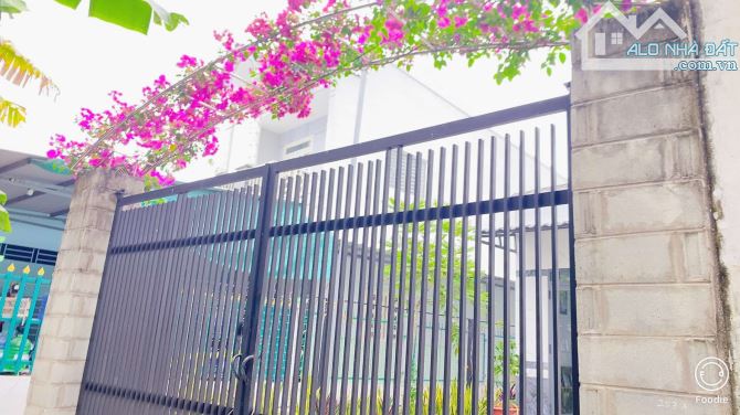 Bán 456 m2  đất có nhà đường Nguyễn Văn Linh