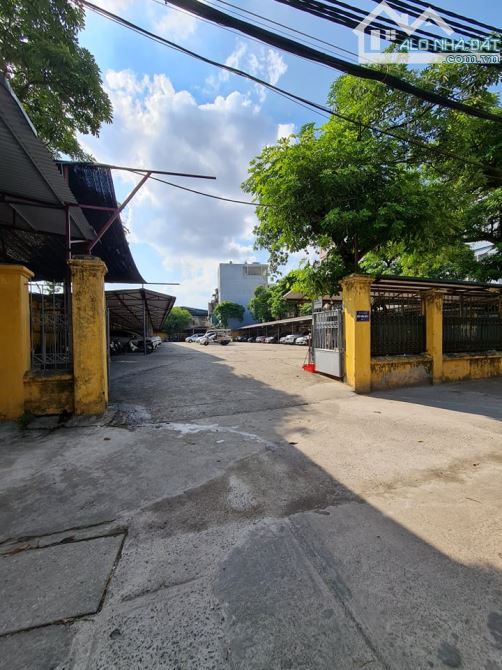 Bán nhà phố Hoàng Ngọc Phách, Đống Đa. Sổ 68m*4t, mt 3.5m, 12,2tỷ. có ô lắp thang máy, thê