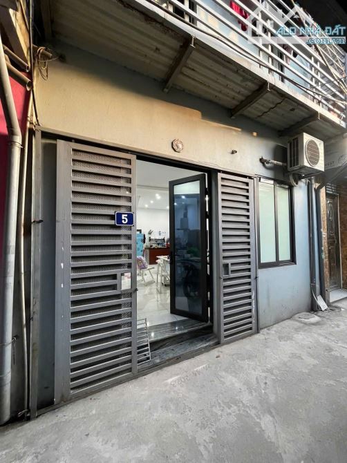 Bán nhà khu tam trinh dt 35 m x 2 tầng  giá 2 tỷ 480
