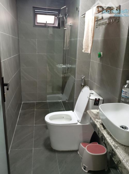 HÀNG ĐẸP PHỐ NGUYỄN VĂN CỪ - LONG BIÊN 5TẦNG, OTO ĐỖ TRƯỚC CỬA - AN SINH ĐẲNG CẤP