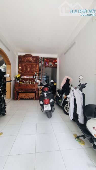 Nhà mới BTCT đẹp rộng thoáng ở ngay, Hưng Phú 55m2, 3 tầng, sổ hồng riêng, hoàn công đủ