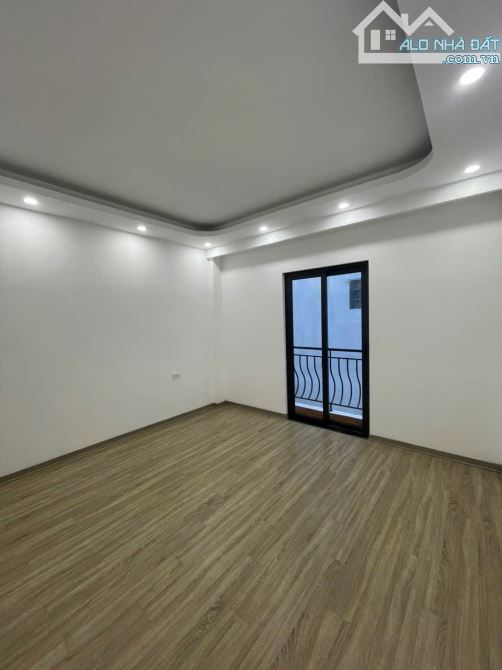 Cho thuê nhà phân lô Yên Hòa, Hoa Bằng, DT 50mx 5 tầng, mặt tiền 4m, ô tô đỗ cửa ...