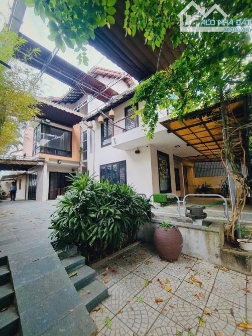 Bán nhà biệt thự vườn ngay trung tâm tp cách đường Hùng Vương vài chục m