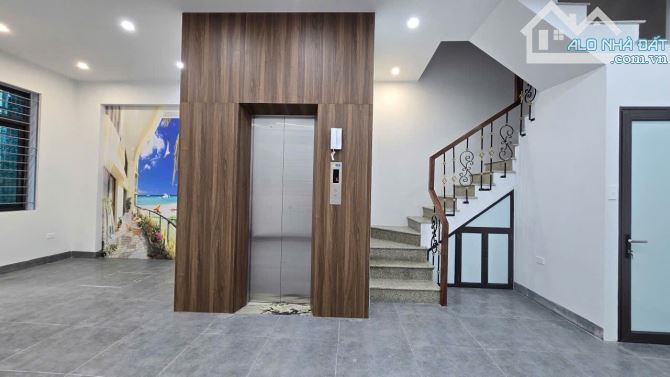 BÁN NHÀ PHÂN LÔ NGUYỄN XIÊN LÔ GÓC OTO TRÁNH KD TẤP NẬP DT55M2*7 TẦNG THANG MÁY NHỜ MỚI.