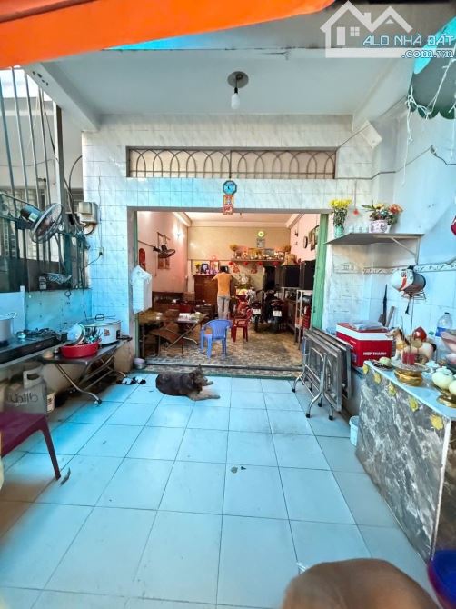 Bán nhà mặt tiền đường Ỷ Lan 12m + vỉa hè, 4x21m giảm còn 10.2 tỷ