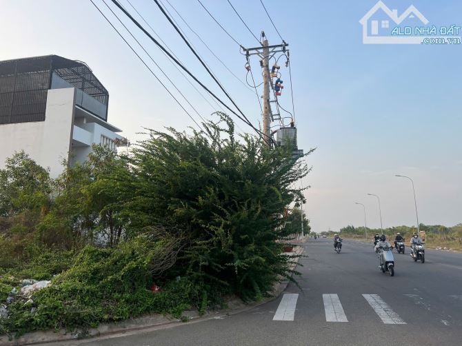 Bán lô góc 2 mặt tiền tôn thất tùng, phan thiết giá ngộp