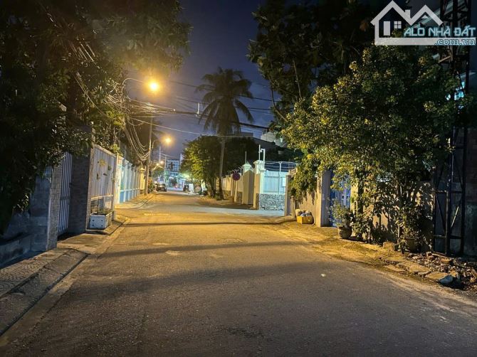 LÔ ĐẤT DT GẦN 500M2 MẶT TIỀN CHẾ LAN VIÊN. KHU DU LỊCH AN NINH NHẤT ĐÀ THÀNH