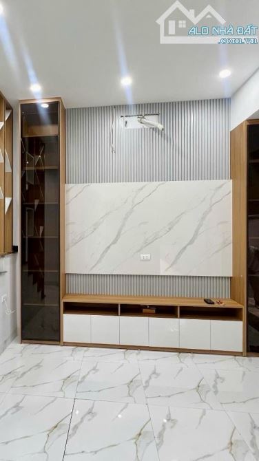 🏡 BÁN NHÀ GỐC ĐỀ – MINH KHAI – CĂN GÓC 2 THOÁNG – 6 PHÒNG NGỦ – CHỈ 8.5 TỶ