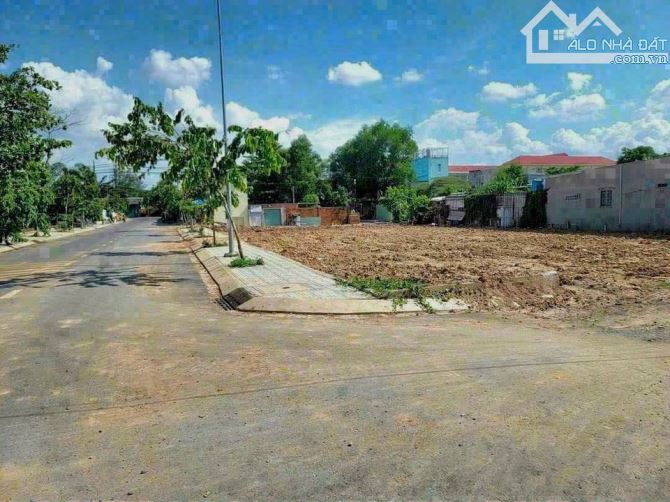 CHỈ CẦN 800 TRIỆU SỞ HỮU NGAY LÔ ĐẤT SIÊU ĐẸP MT 12m GẦN CHỢ THUẬN TIỆN KINH DOANH SHR
