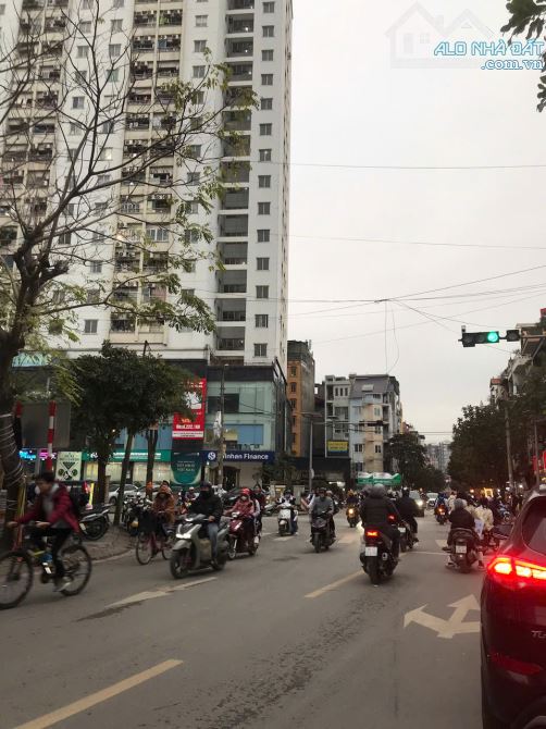 Chính chủ bán nhà Lý Tự Trọng, 40m2 4 tầng, Ô Tô đỗ cửa, sát Ngô Thì Nhậm, HĐ, Hơn 6 tỷ