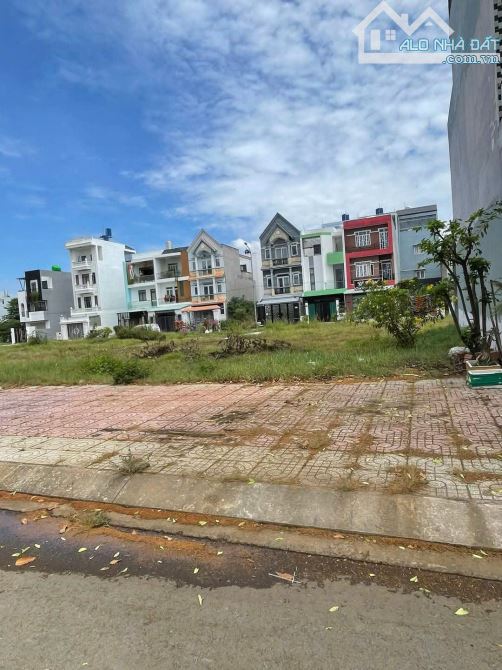 BÁN ĐẤT KHU LONG HƯNG ( BIÊN HOÀ ) LIỀN KỀ ĐƯỜNG HƯNG LỘ 2 MỞ RỘNG ,100M2 GIÁ 1 TỶ 8