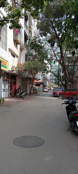 Nhà mặt phố Văn Quán Hà Đông, hai mặt ngõ, ô tô tránh, 52m2, giá nhỉnh 11 tỷ