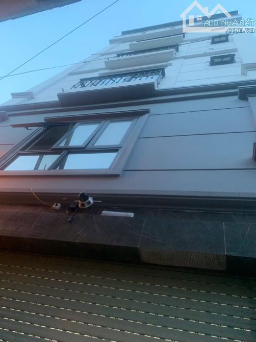 Bán nhà Thạch Bàn 35m x 6 tầng 5,85 tỷ